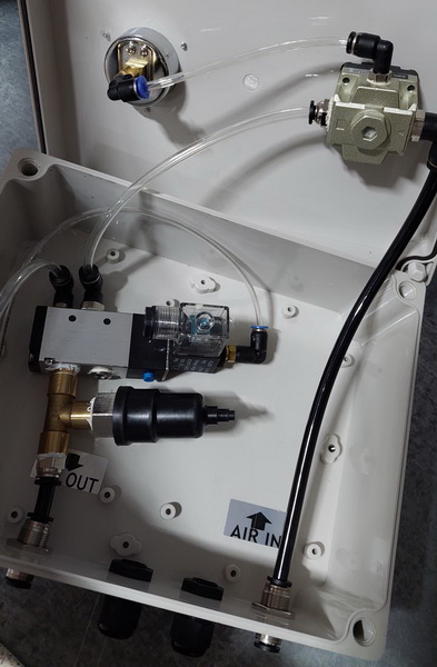 Панель управления пережимным клапаном